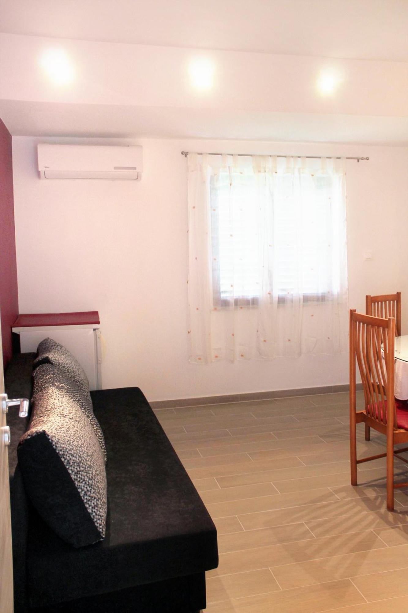 Apartments With A Parking Space Kastel Stafilic, Kastela - 5219 Номер фото